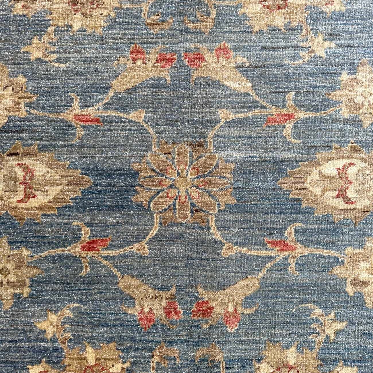 El Dokuma Mavi Floral Uşak Yün Halı (165x240 cm) - Görsel 2