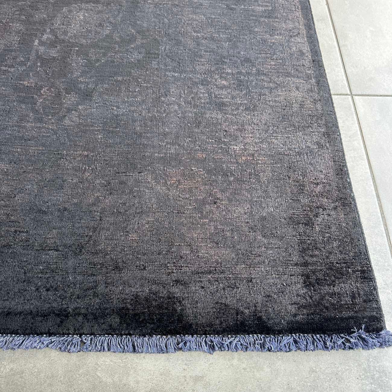 El Dokuma Siyah Overdye Yün Halı (205x295 cm) - Görsel 3