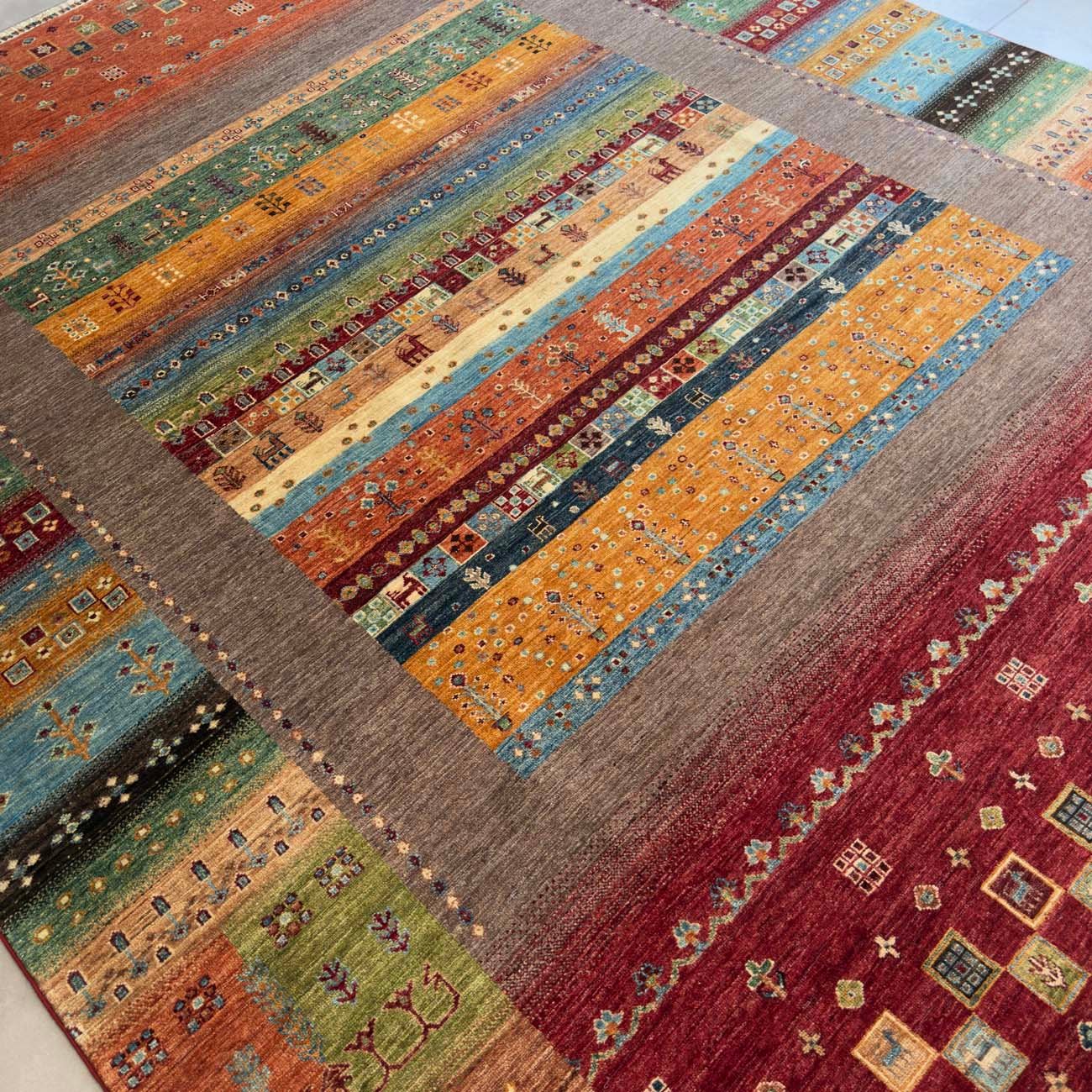 El Dokuma Figürlü Kabile Yün Halı (250x305 cm) - Görsel 8