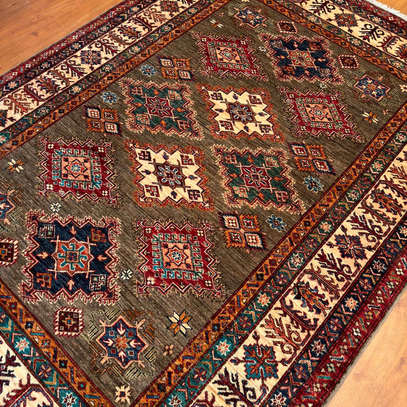 El Dokuma Natural Gri Kazak Yün Halı (170x235 cm) - Görsel 9