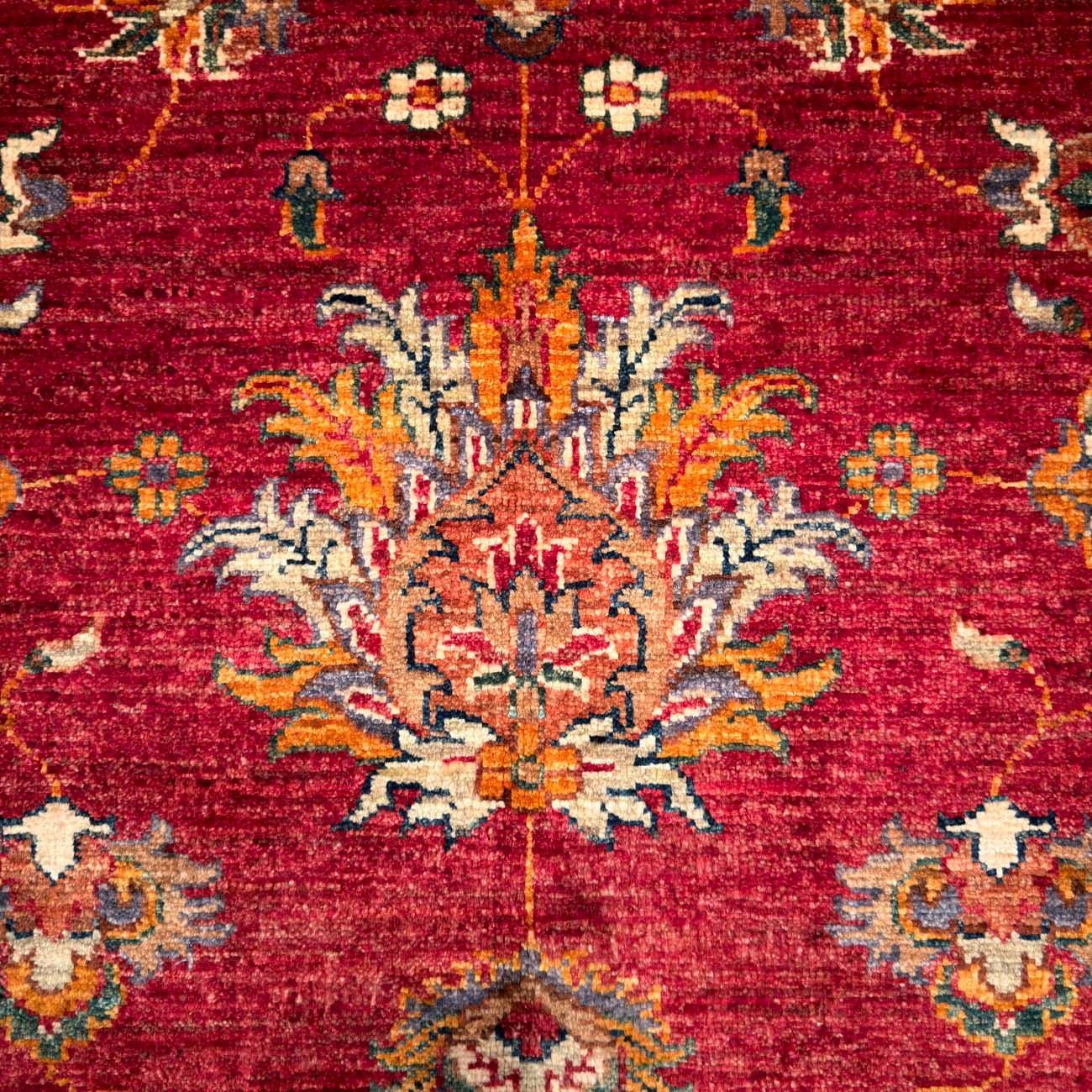 El Dokuma Kırmızı Uşak Yün Halı (255x310 cm) - Görsel 3