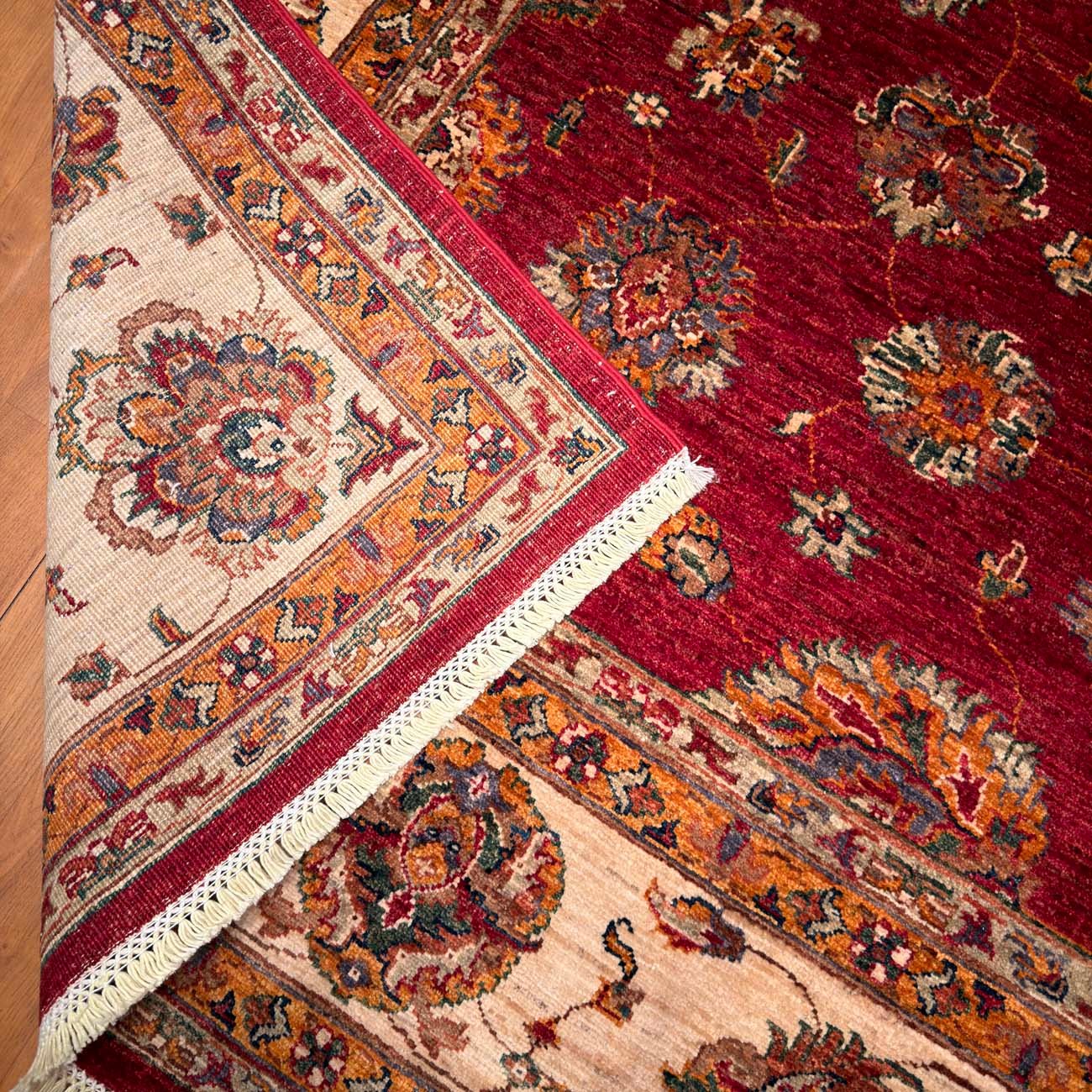 El Dokuma Kırmızı Uşak Yün Halı (255x310 cm) - Görsel 7