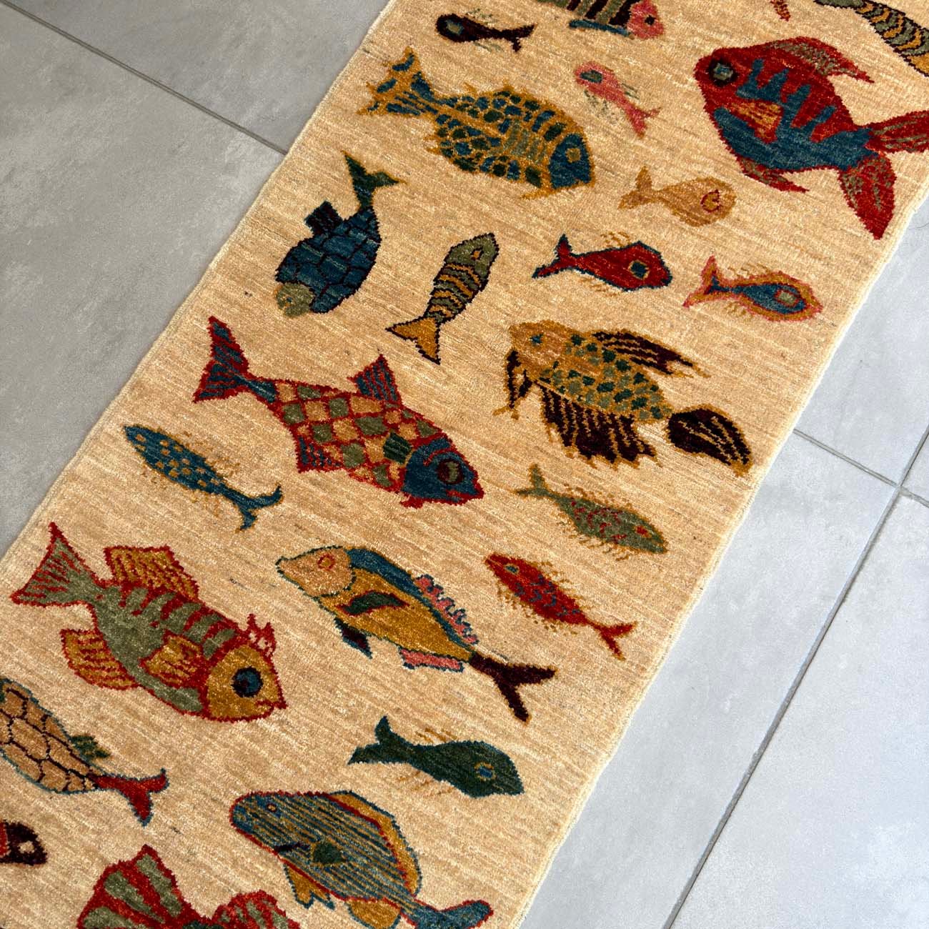 El Dokuma Balık Desenli Kabile Yün Halı (65x175 cm) - Görsel 3