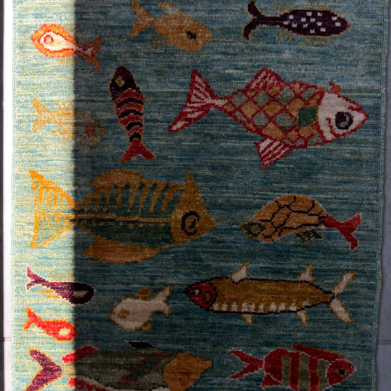El Dokuma Balık Desenli Kabile Yün Halı (60x90 cm) - Görsel 2