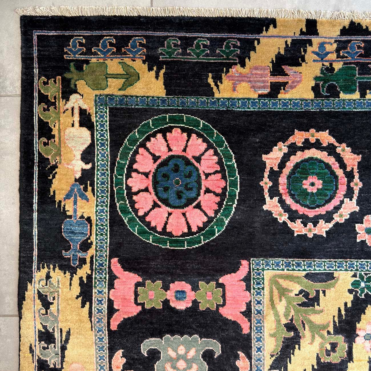 El Dokuma Bohem Suzani Yün Halı (275x360 cm) - Görsel 3